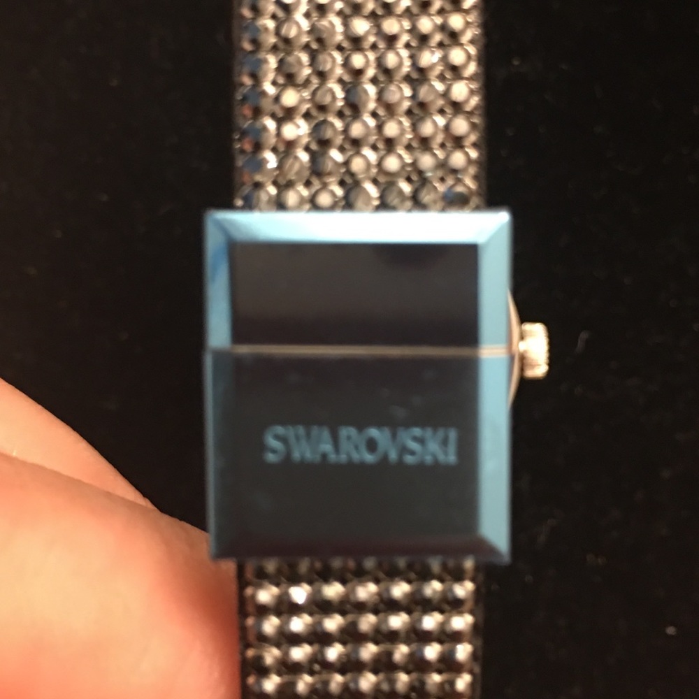Swarovski ellis watch all crystals. New inbox - Picture 7 of 11
